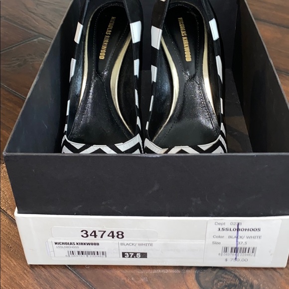 Nicholas Kirkwood Chevron Pointy Toe Pump - Picture 5 of 6